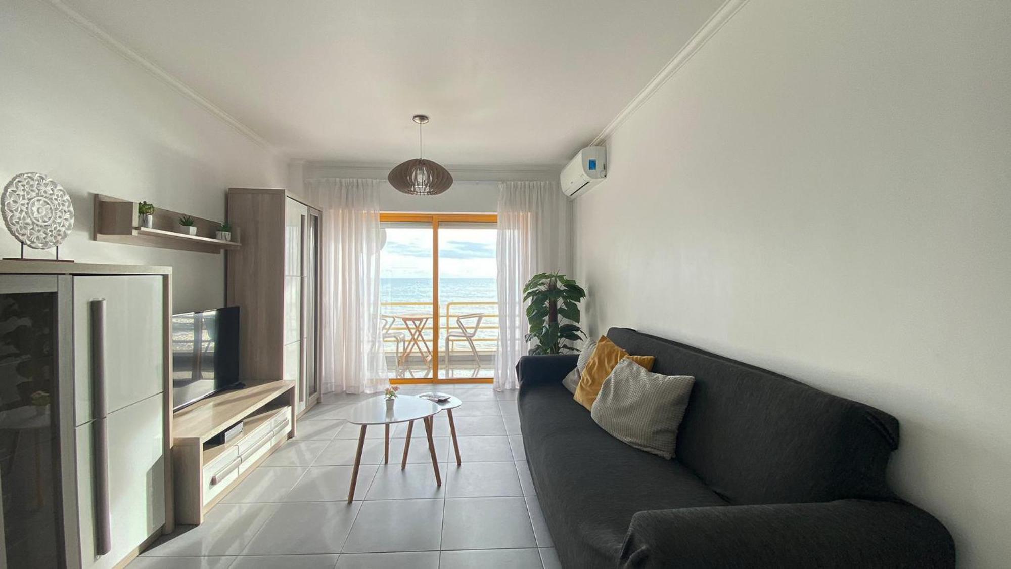 Quarteira Frente Praia II By Homeslow Rentals المظهر الخارجي الصورة