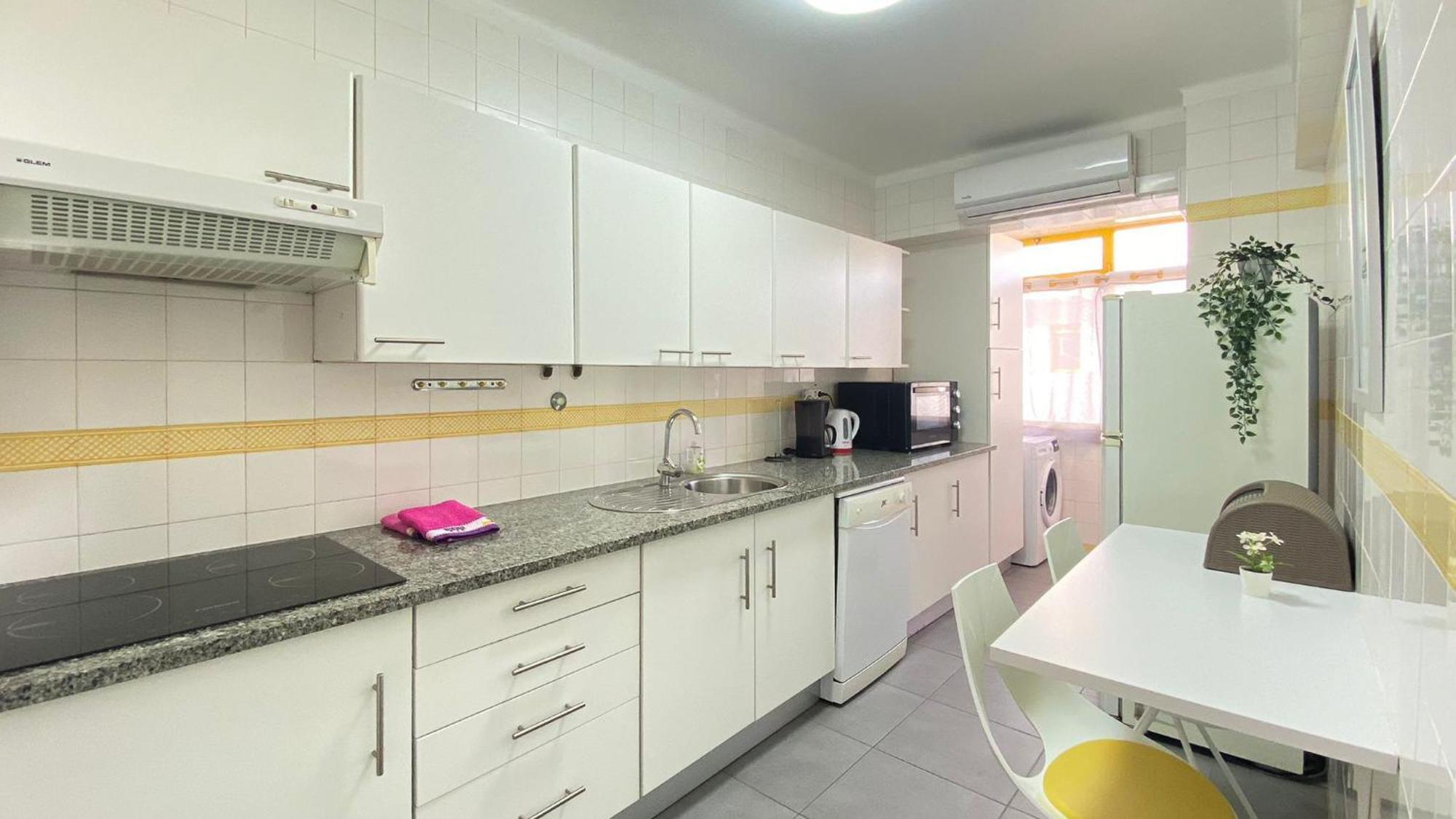 Quarteira Frente Praia II By Homeslow Rentals المظهر الخارجي الصورة